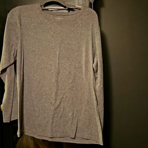 Gray long sleev tshirt